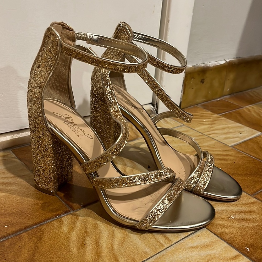 GOLD HEELS